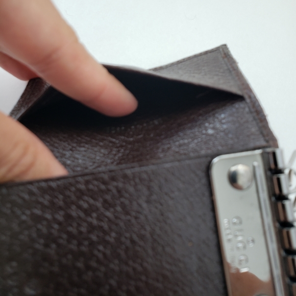 Authentic Gucci GG Tan Canvas Key Holder - Picture 6 of 16